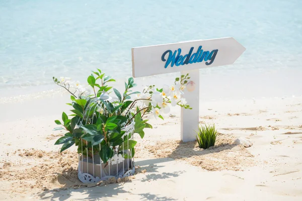Closeup Wedding Sign Plant Tropical Island Sandy Beach Paradise Ocean — Stock Photo, Image