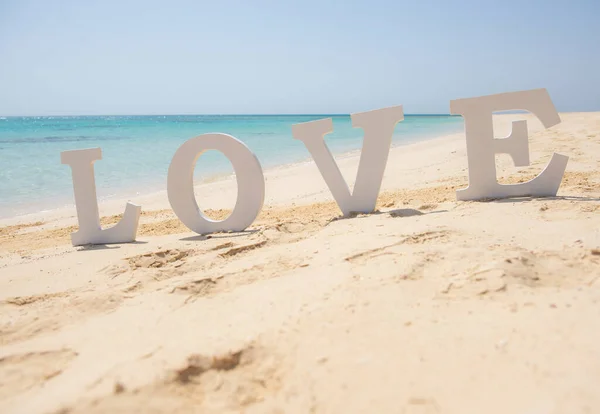 Primer Plano Amor Romántico Signo Isla Tropical Playa Arena Paraíso — Foto de Stock