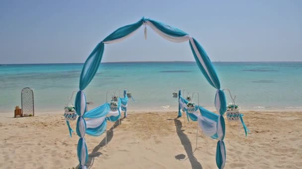 Closeup Wedding Aisle Decorations Tropical Island Sandy Beach Paradise Ocean — Stock Video