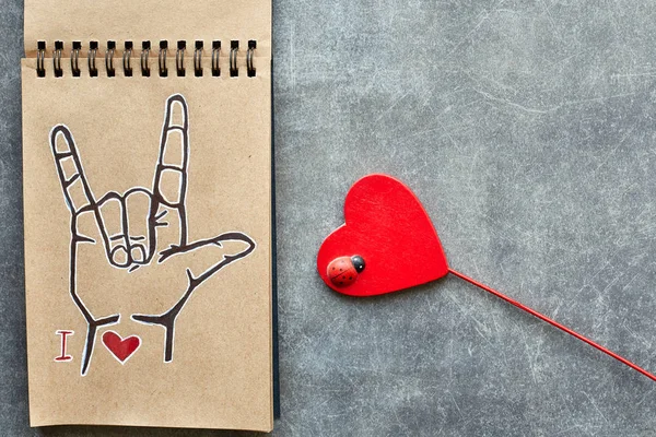 Notebook Che Disegnato Asl Simbolo Ily Cuore Rosso Legno Con — Foto Stock