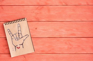 Orada çeşitli yazıtlar ekleyebilirsiniz tasarımcılar için uygun ya da işaretleri, sağır bir kartı oluşturma