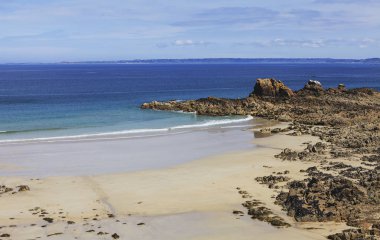 kum ve kaya brittany sahillerinde