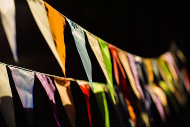 Doğum günü kutlaması için dekoratif parti flamalar