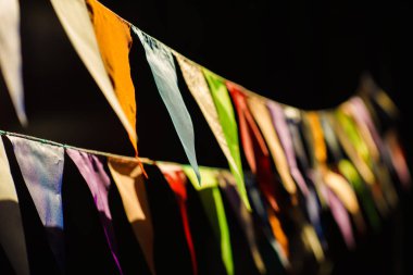 Doğum günü kutlaması için dekoratif parti flamalar