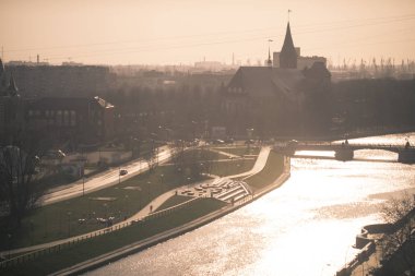 Pregolya Nehri (Pregel) ve Koenigsberg Cathe gün batımı görünümü
