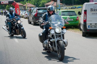 Bir saniye yemek yok. Motosikletçiler için önleyici güvenlik olayları. Tarih 02. Haziran 2018 mekan İlçesi Sloup, South Moravia, Çek Cumhuriyeti. Bu olay trafik polis, itfaiye ve sağlık görevlileri katılmak. Öğreticiler, örnekleri içerir ve 