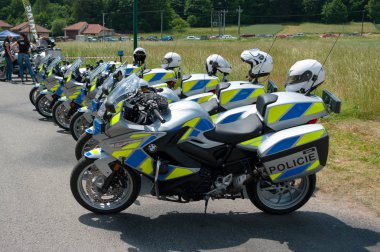 Bir saniye yemek yok. Motosikletçiler için önleyici güvenlik olayları. Tarih 02. Haziran 2018 mekan İlçesi Sloup, South Moravia, Çek Cumhuriyeti. Bu olay trafik polis, itfaiye ve sağlık görevlileri katılmak. Öğreticiler, örnekleri içerir ve 