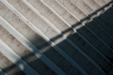 Beton merdivenin in detaylı görünümü. Çeşitli kullanımlar için arka plan.