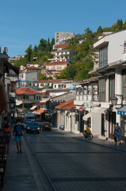 Ulcinj Karadağ Güney sahil üzerinde yer alan tarihi bir kent. Mağazalar, oteller ve restoranlar turistler için sokakları.