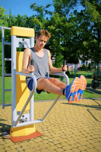 Fitness Exercising Boy Gym Outdoors — Stock Photo, Image