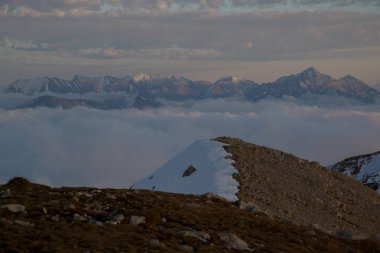 Oshten dağın, adıge parlak bir yükseliş