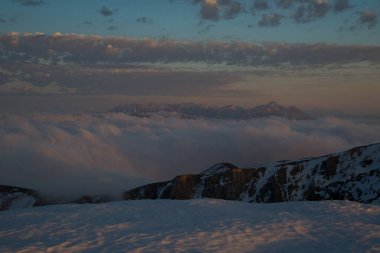 Oshten dağın, adıge parlak bir yükseliş