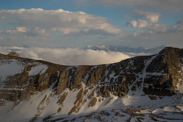 Oshten dağın, adıge parlak bir yükseliş