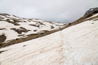 Hafta sonu gezisi için Mount Fisht. Adıge