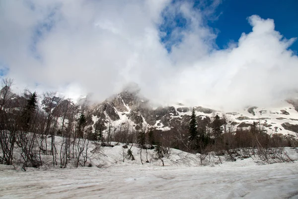 Hafta Sonu Gezisi Için Mount Fisht Adıge — Stok fotoğraf