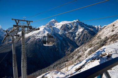 Kafkasya dağlarında için inanılmaz bir yolculuk. Teberda