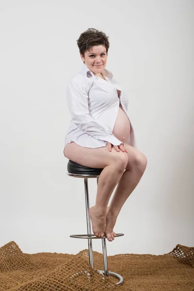 Retrato Una Joven Hermosa Embarazada —  Fotos de Stock