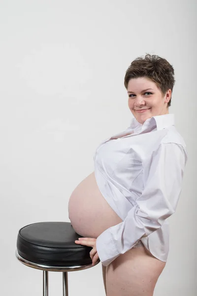 Retrato Una Joven Hermosa Embarazada —  Fotos de Stock