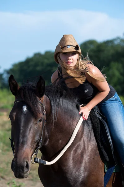 Young Beautiful Girl Horse Nature — Stock Photo, Image