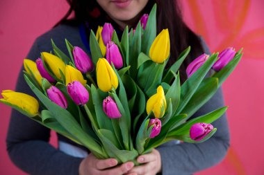 Şık ve parlak Festival buket çiçek