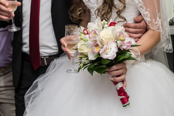 Chic Och Ljusa Festlig Bukett Blommor — Stockfoto