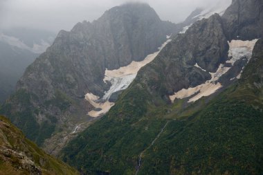 Dombai dağlarında büyüleyici tırmanış. Karachay-Çerkesya