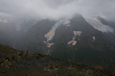 Dombai dağlarında büyüleyici tırmanış. Karachay-Çerkesya