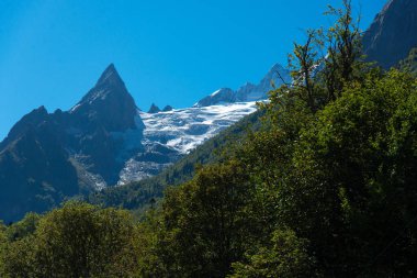 Dombai dağlarında büyüleyici tırmanış. Karachay-Çerkesya