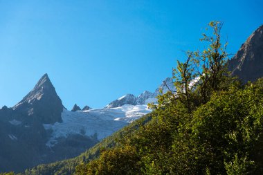 Dombai dağlarında büyüleyici tırmanış. Karachay-Çerkesya