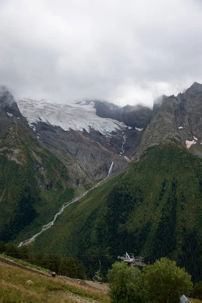 Fascinante Ascenso Las Montañas Dombai Karachay Cherkessia — Foto de Stock