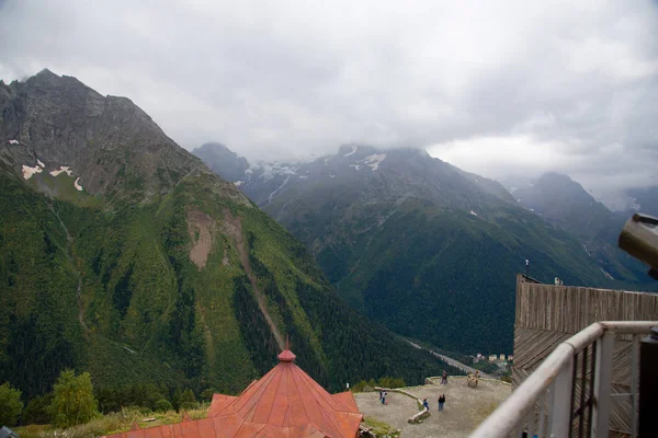 Fascinante Ascenso Las Montañas Dombai Karachay Cherkessia — Foto de Stock