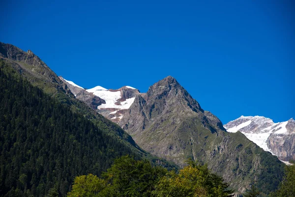 Fascinante Ascenso Las Montañas Dombai Karachay Cherkessia — Foto de Stock