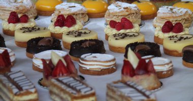 Güzel bir görüntü taze kremalı kek yaptı.