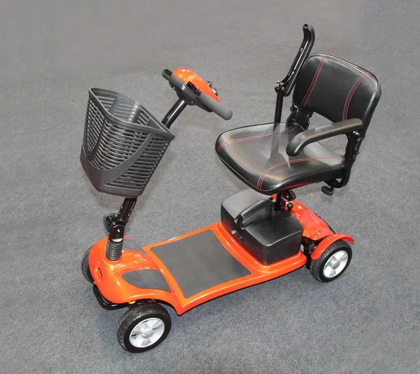 Modern Küçük Tekerlekli Elektrikli Mobilite Scooter.
