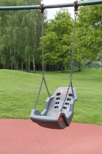 Asiento Seguridad Oscilante Para Niño Pequeño Discapacitado —  Fotos de Stock