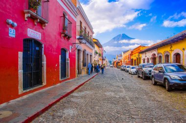 Ciudad de Guatemala, Guatemala, Nisan, 25, 2018: Street view Antigua Guatemala, tarihi şehir Antigua 1979 yılından bu yana Unesco Dünya mirası olduğunu