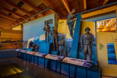 Jackson Hole, Wyoming ABD - 23 Mayıs 2018: kapalı görünümünü Fuarı Craig Thomas keşif ziyaretçi merkezi olarak. Ziyaretçi Merkezi Mart ayı başlarında Kasım başında kadar açıktır