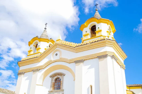 Popayan, Kolumbia - 06 lutego 2018: Odkryty widoku elewacji kościoła San jose, Świątynia ta została poddana innowacji po trzęsieniu ziemi z 1736 Popayan — Zdjęcie stockowe