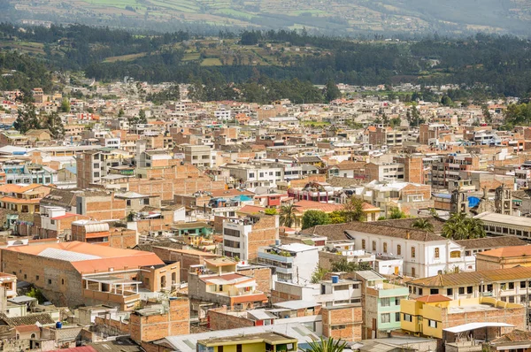 Outdoor view of beautiful panoramic view of the city of Otavalo in Ecuador — Stock Photo, Image