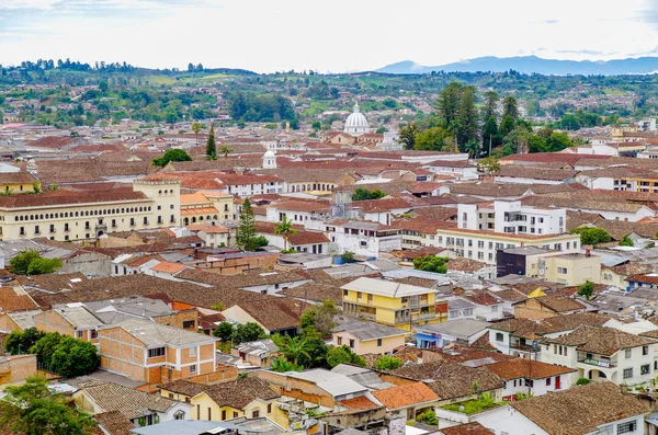 POPAYAN, COLOMBIA - 06 DE FEBRERO DE 2018: Vista superior de la ciudad de Popayan, es el centro del departamento del Cauca. Se llama la Ciudad Blanca. — Foto de Stock