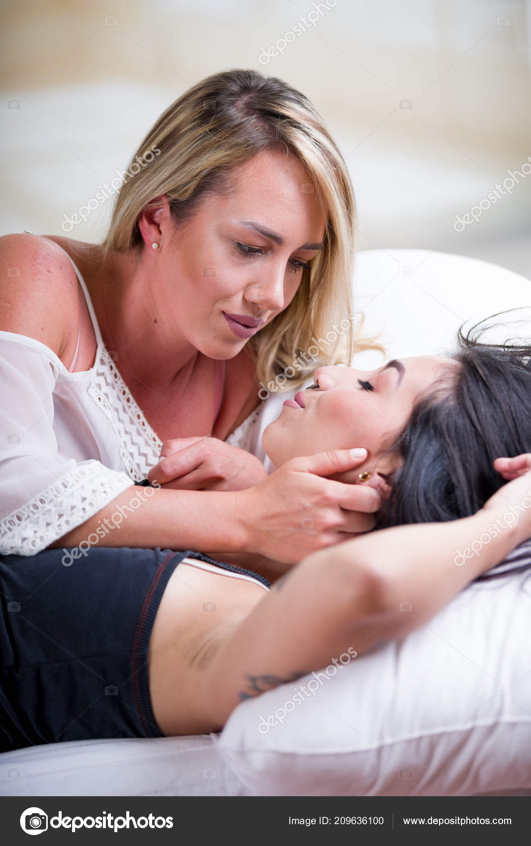 Mother Daughter Pussy Eating