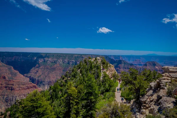 High cliffs above Bright Angel canyon, major tributary of the Grand Canyon, Arizona, view from the north rim — Stock Photo, Image