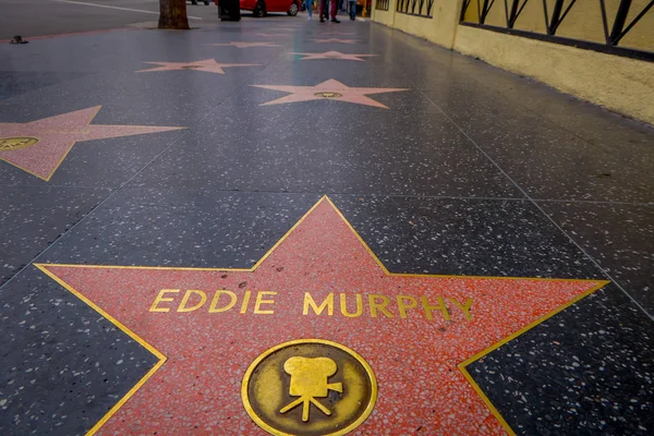 Los Angeles, Kalifornia, USA, JUNE, 15, 2018: Eddie Murphy tähti Hollywood Walk of Famessa Hollywoodissa, Kaliforniassa — kuvapankkivalokuva