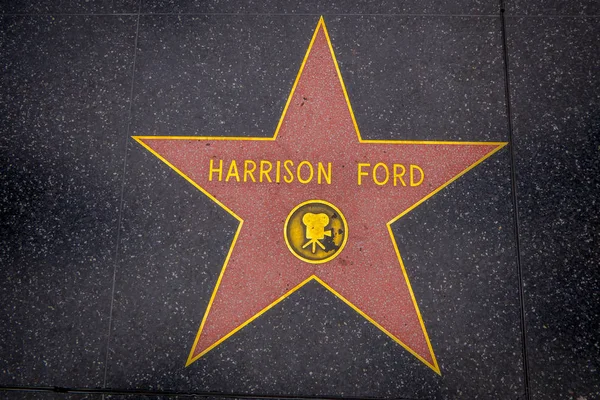 Los Angeles, Kalifornien, Usa, juni 15, 2018: Utomhus vy av Harrison Fords stjärna på Hollywood Walk of Fame i Kalifornien. Denna stjärna ligger på Hollywood Blvd. och är en av 2400 kändisstjärnor — Stockfoto