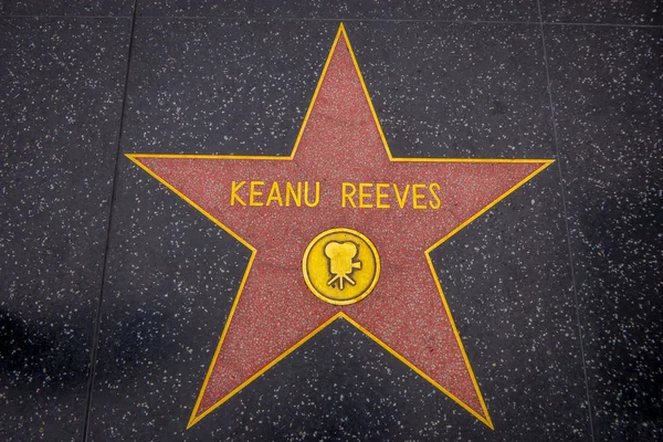 Los Angeles, Kalifornia, USA, JUNE, 15, 2018: Outdoor view of Keanu Reeves tähti Hollywoodin Walk of Famessa, joka koostuu messinkitähdistä, jotka on upotettu Hollywood Blvdin jalkakäytäville — kuvapankkivalokuva