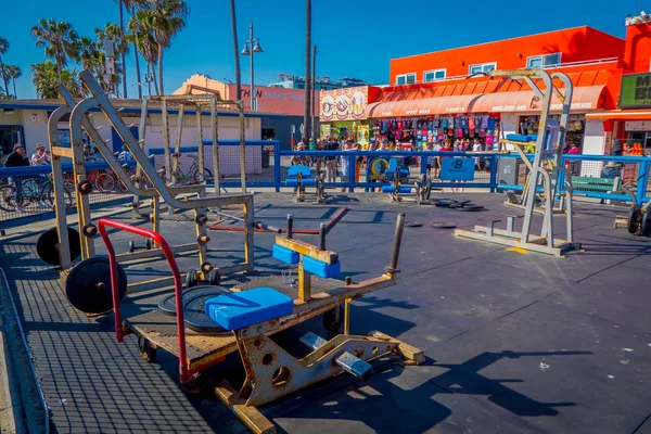 Los Angeles, Kaliforniya, ABD, Haziran, 15, 2018: Kas Beach jimnastik Venice Sahili, Kas Beach geri için 1930'lardan kalma bir işareti, açık spor salonu nerede ünlüler ve ünlü vücut geliştiriciler eğitimli olduğunu