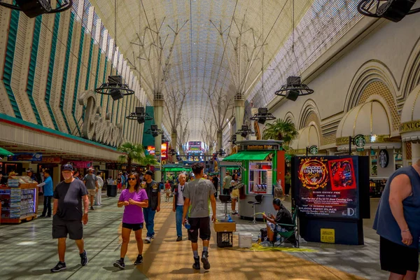 Las Vegas, NV, USA, 15 giugno 2018: Vista esterna del dettaglio del viale Freemont Experience a Las Vegas-Nevada. Stati Uniti — Foto Stock