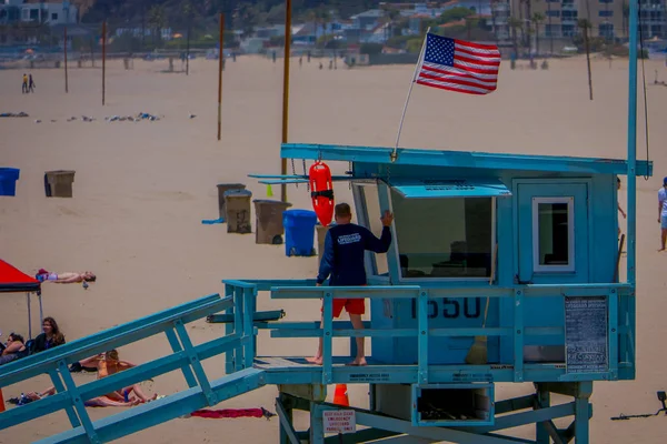 Los Angeles, California, USA, JUNE, 15, 2018: Vista ao ar livre da torre salva-vidas da praia de Santa Monica na Califórnia EUA — Fotografia de Stock