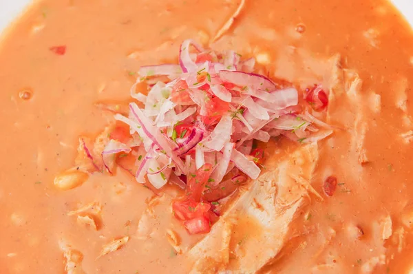 Masakan ikan encebollado yang enak direbus dari masakan tradisional Ekuador — Stok Foto
