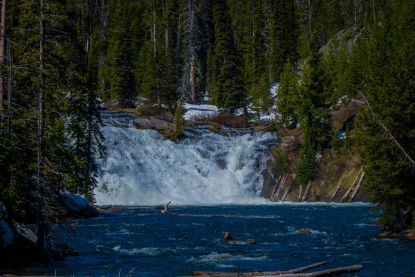 Vue Extérieure Petite Cascade Rivière Dans Parc National Yellowstone Autour — Photo